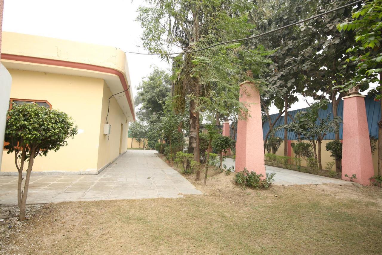 The Karnal Resort Exterior foto